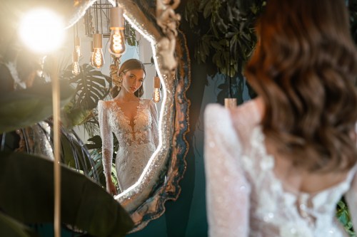 https://elisebride.ro/images/stories/virtuemart/product/AMBER             (3).jpg